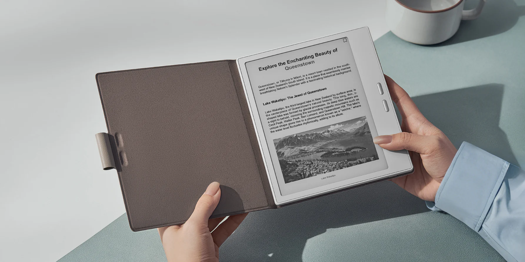 onyx-boox-go-7-fildisi-kilif-elde-kullanim-gorunumu