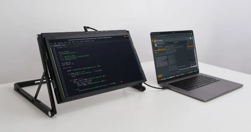 15.6 inc uclu trimonitor stantli 4
