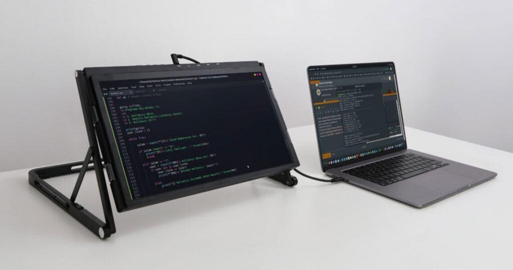 15.6 inc uclu trimonitor stantli 4