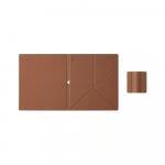 Onyx Boox Note Air5 C için tasarlanmış kahverengi mıknatıslı kılıfın açık hali. Katlanabilir kapağı ve kalem tutucu bölümüyle işlevsel koruma ve stand desteği sağlar.