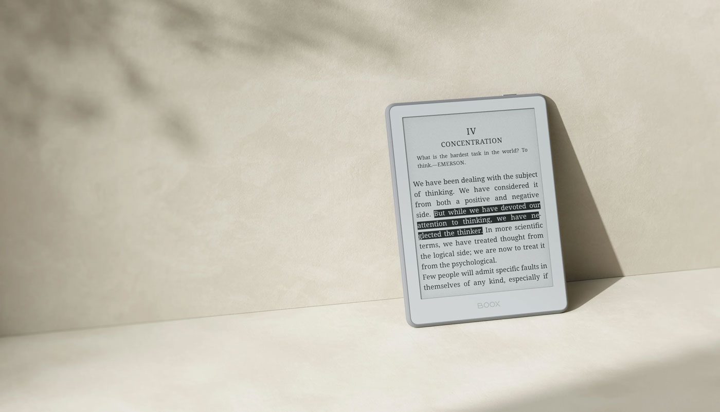 OOX Go 6 (Gen II) e-mürekkep okuyucunun kâğıt gibi görünen 300 PPI e-ink ekranı, güneş ışığında bile net metin gösterimi